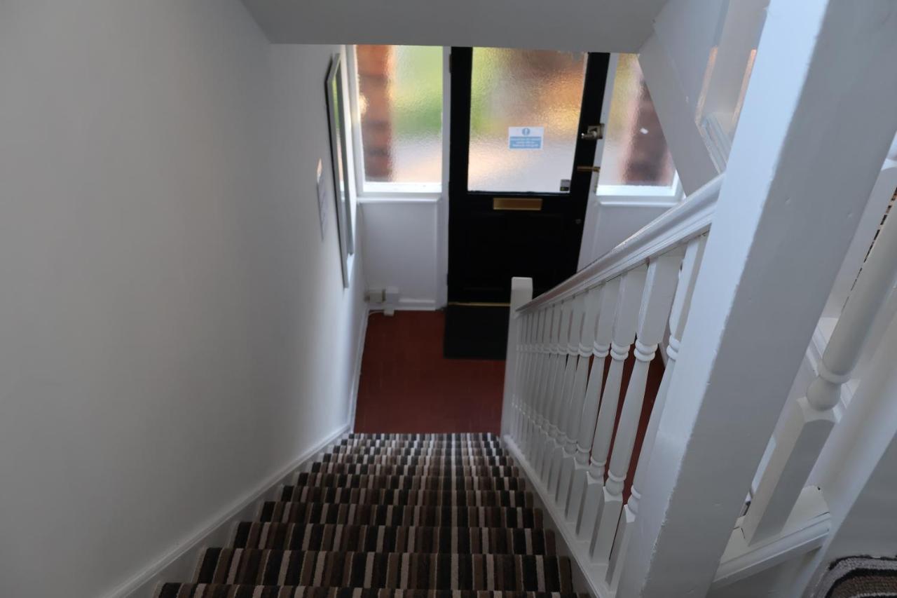 Spacious 4 Bed Home Near Nec, Jlr & Airport Parking For 3 Cars Ideal For Contractors! Solihull Exteriér fotografie