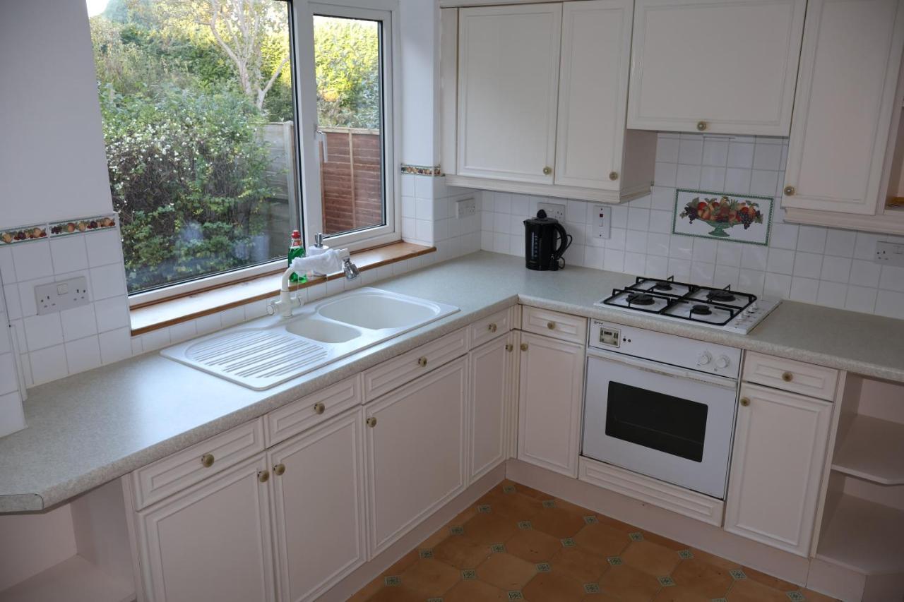 Spacious 4 Bed Home Near Nec, Jlr & Airport Parking For 3 Cars Ideal For Contractors! Solihull Exteriér fotografie